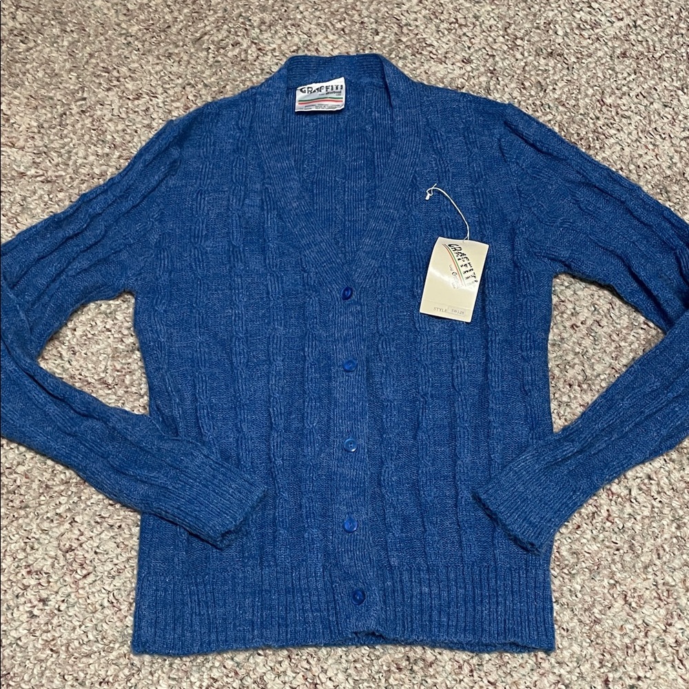Vintage 70s cable knit woman’s Blue Sweater- nwt